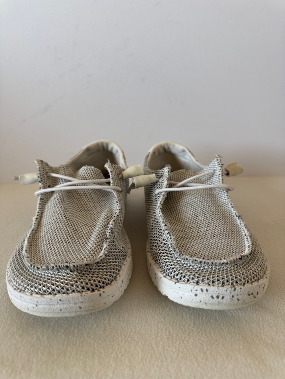 Hey Dude slip on shoes - Picture 3 of 8